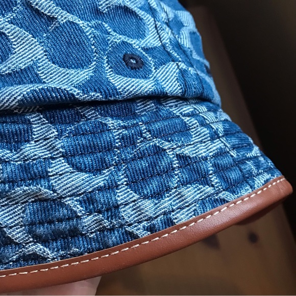 ❤️ Coach Signature Denim Bucket Hat - Picture 2 of 8